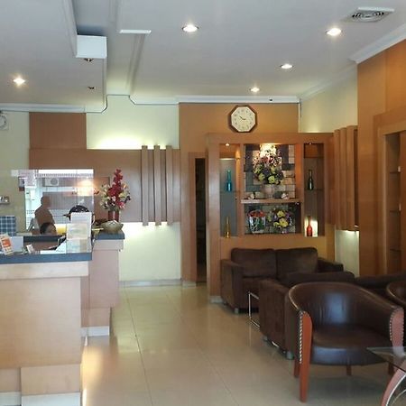Hotel Harapan Makassar Exterior foto